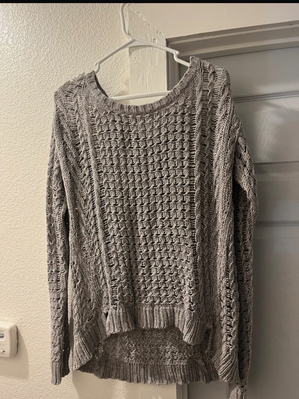 American Eagle Gray Knit Women's Sweater Size M